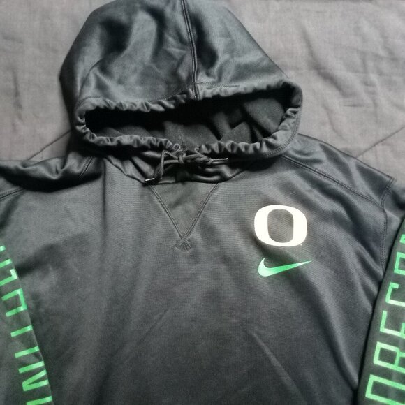 Nike Dri-Fit Mighty Oregon Ducks Hoodie Sweatshirt - Picture 1 of 9